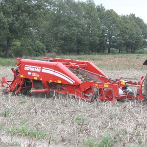 آلة تجميع و الحصاد WR 200 من Grimme